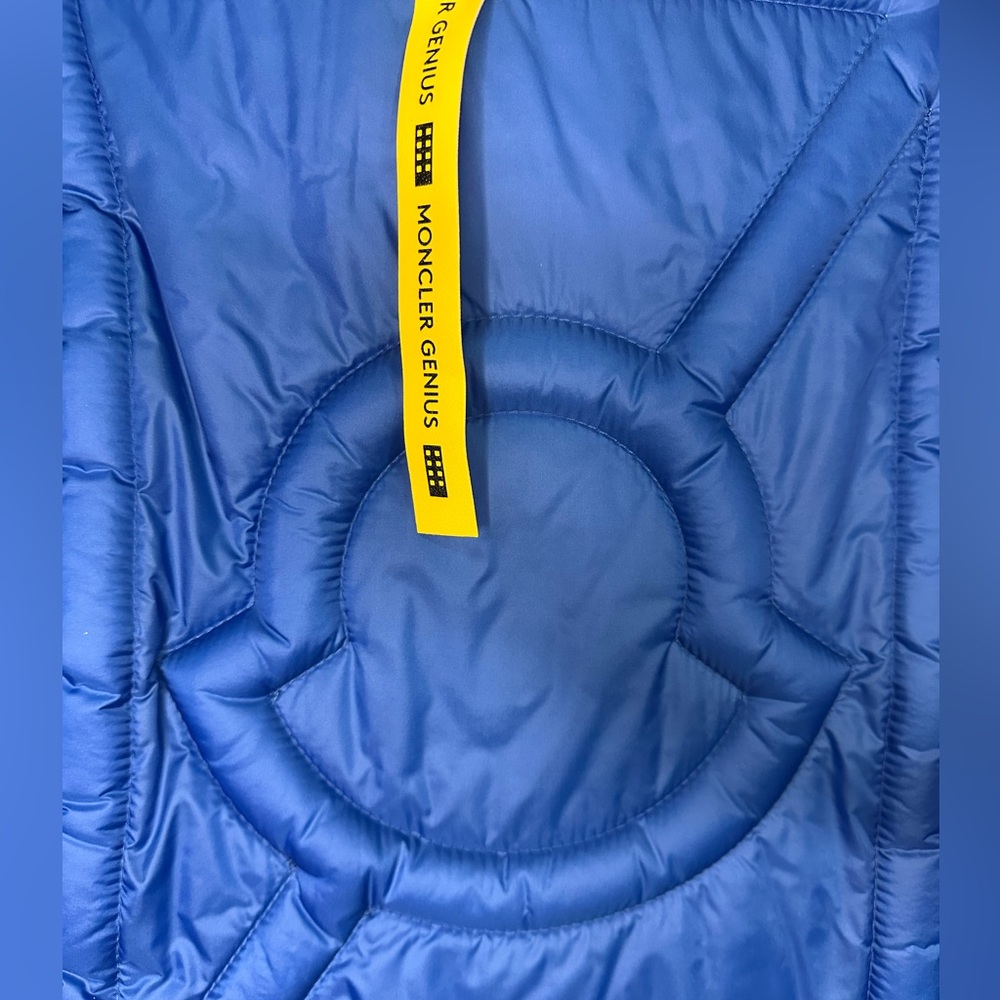 Moncler Craig Green Down-Filled Jacket – Limited Edition Genius Collection! 🔥💙 - Picture 9 of 10